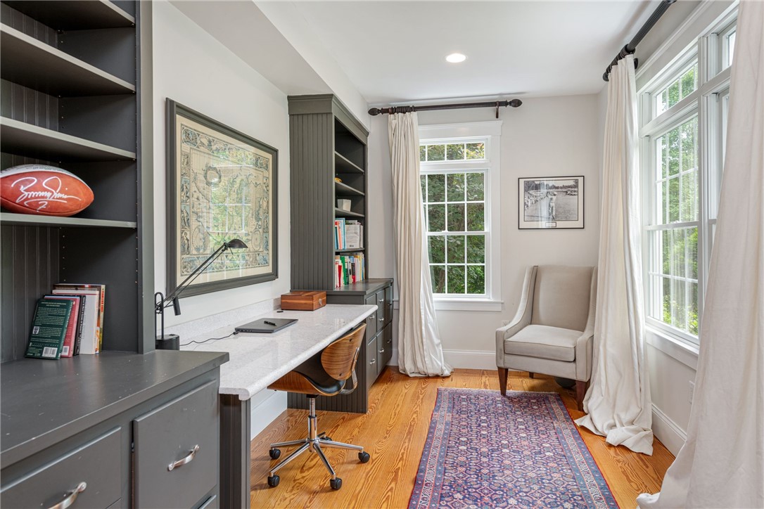 60 Robincrest Court