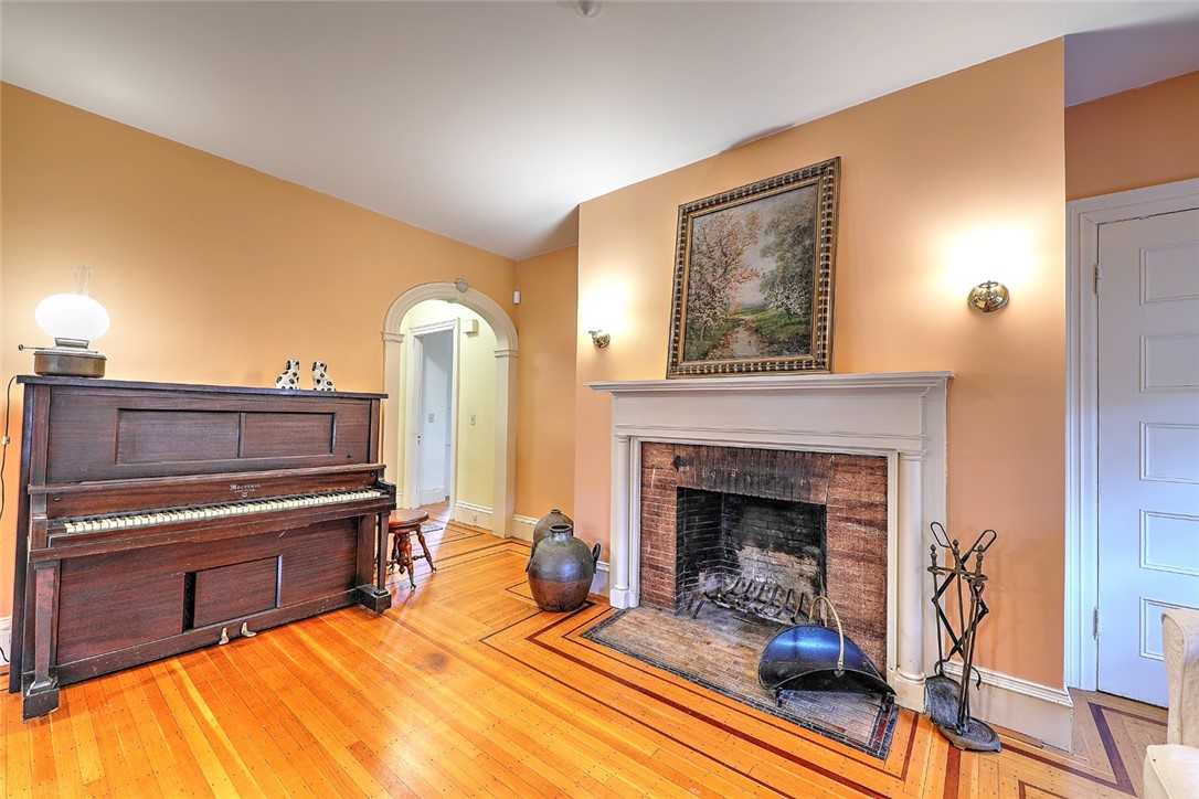 9 Creighton Street
