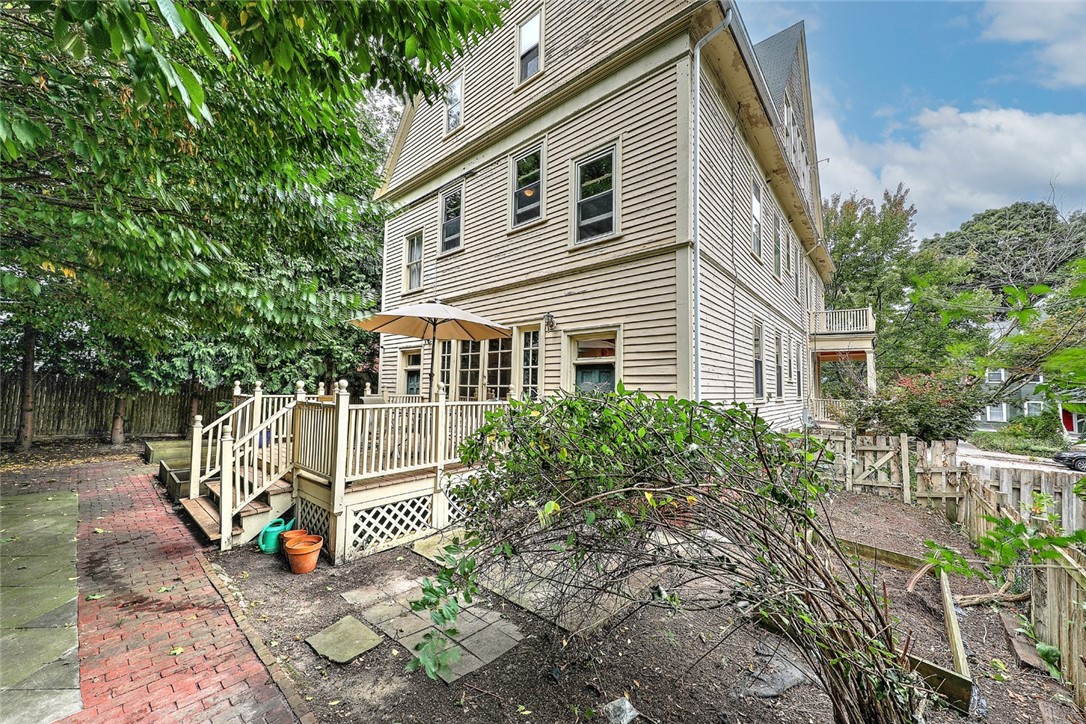 9 Creighton Street