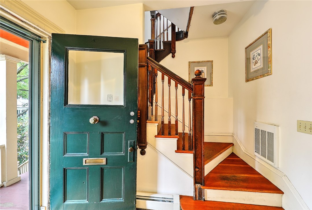 9 Creighton Street
