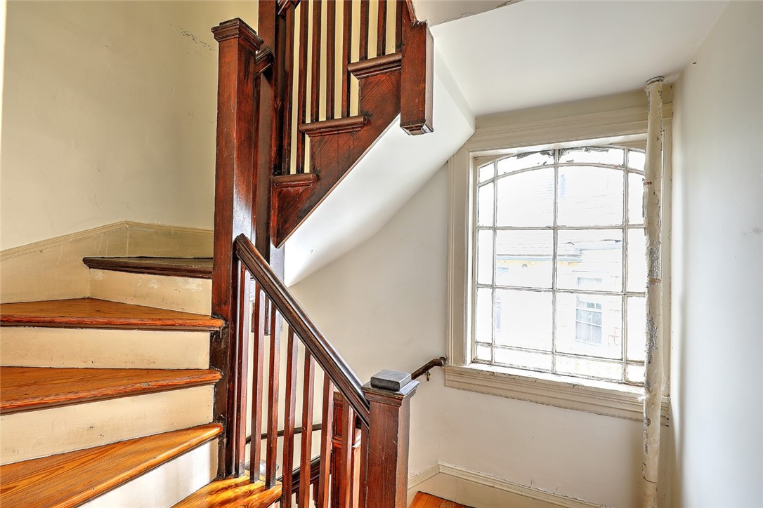 9 Creighton Street