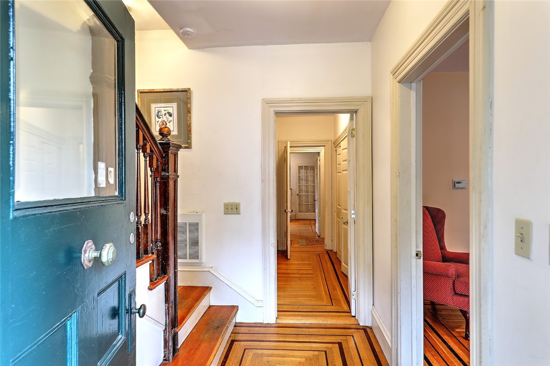 9 Creighton Street