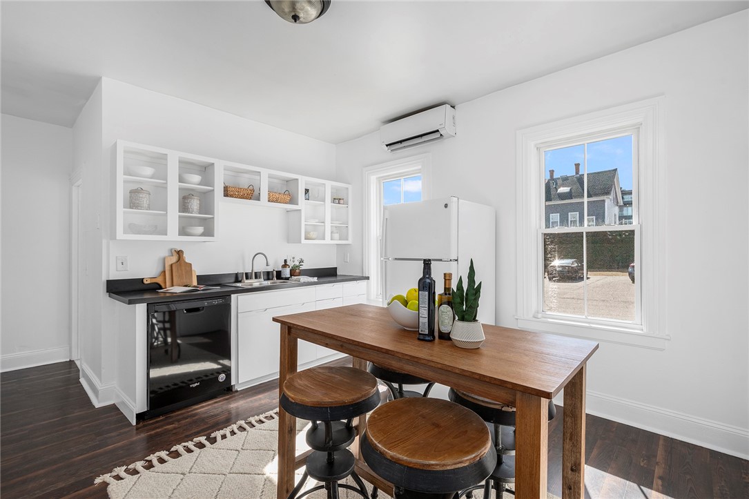 356 Carpenter Street 4