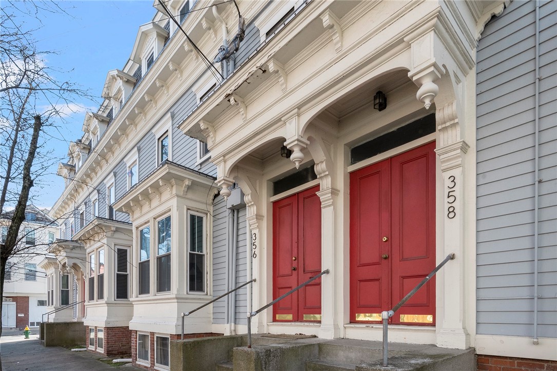356 Carpenter Street 4