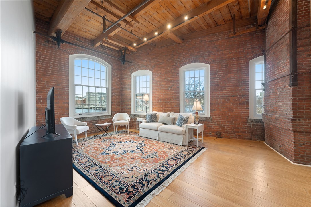555 South Water Street 319