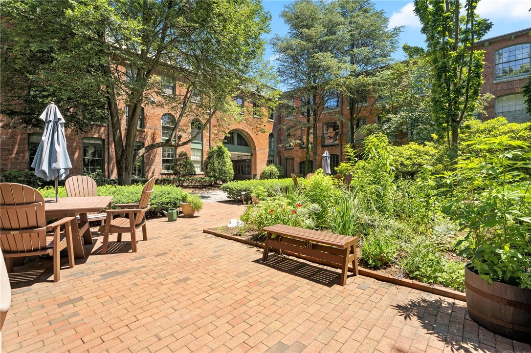 555 South Water Street 319