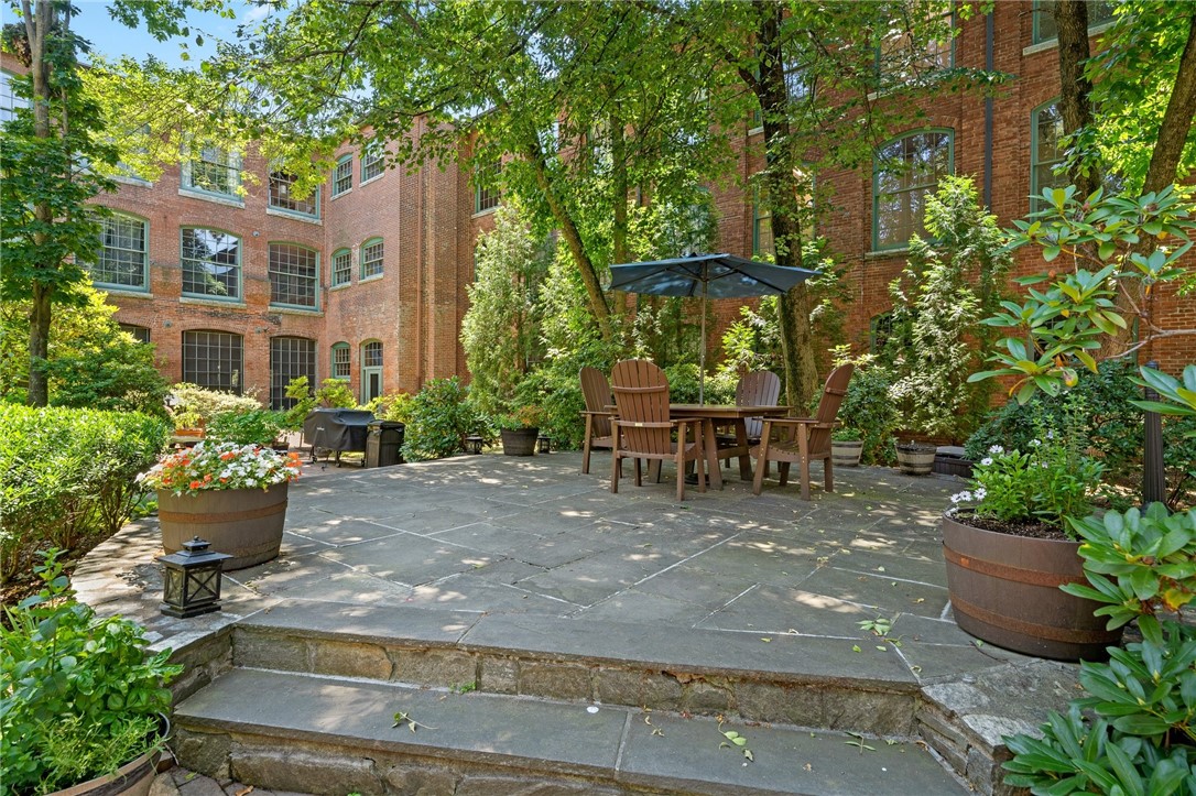 555 South Water Street 319