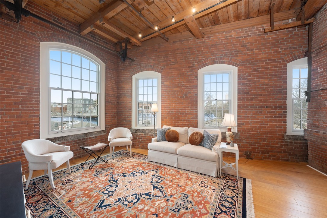555 South Water Street 319