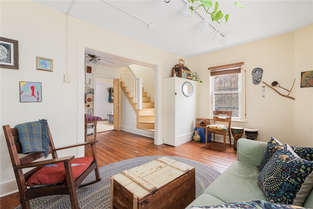 54 Grand View Street