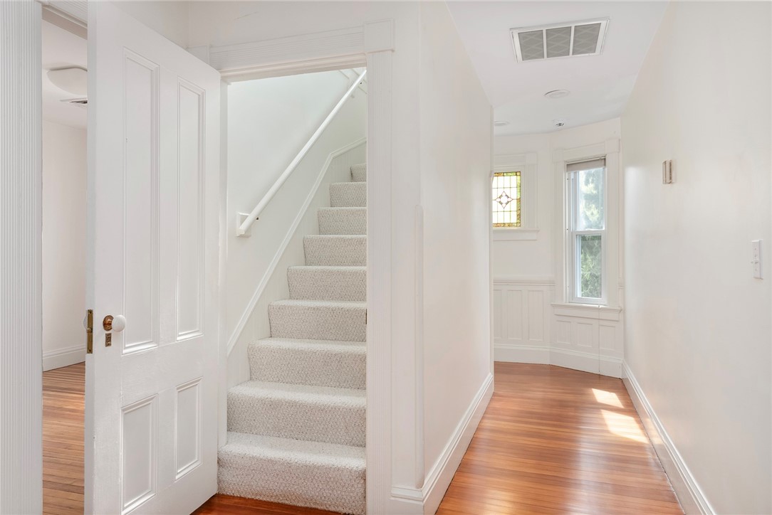 9 Oriole Avenue