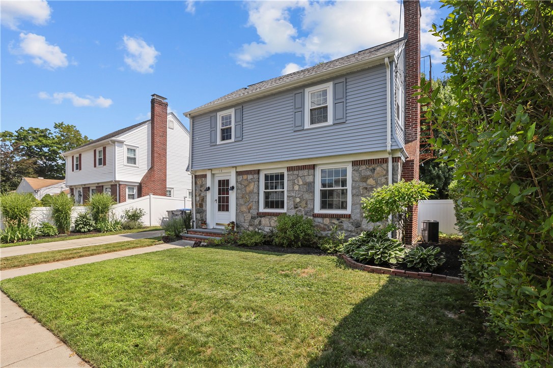 16 Elmcroft Avenue