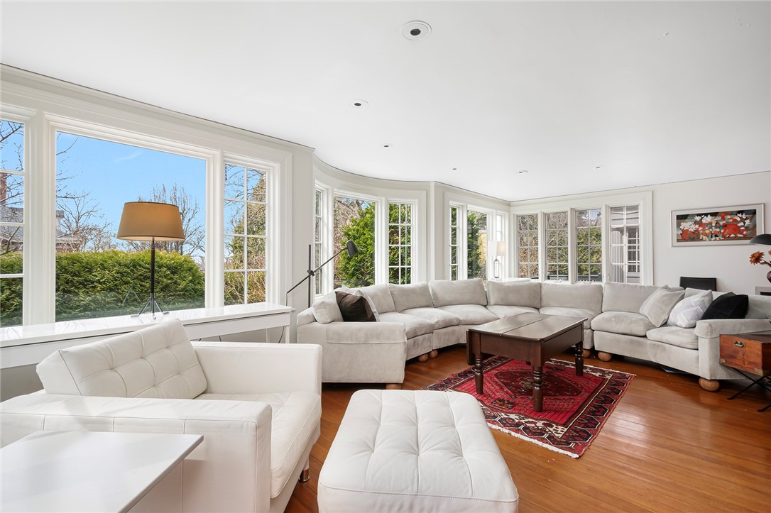 7 Cushing Street