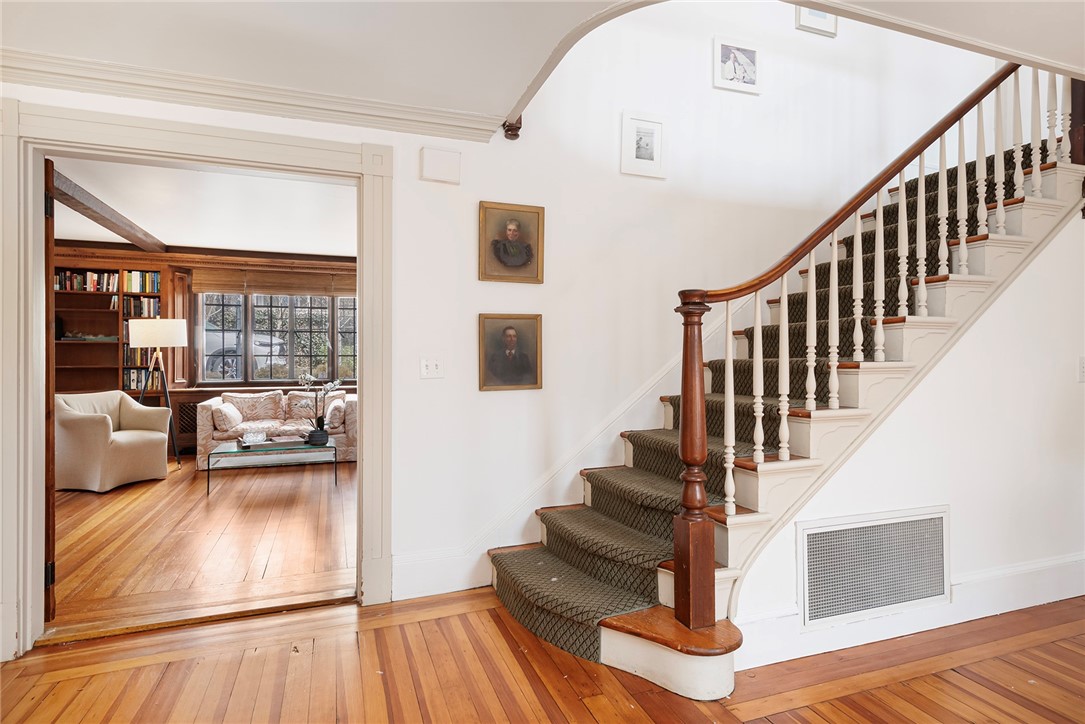 7 Cushing Street