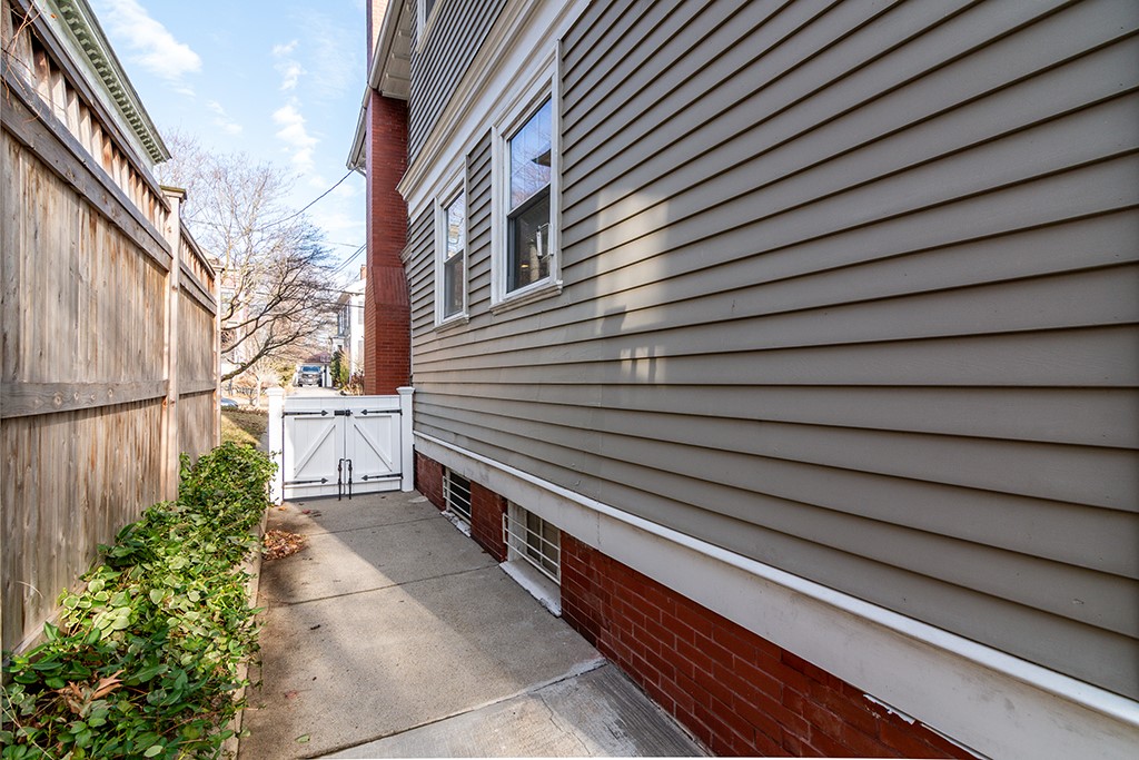15 Humboldt Avenue