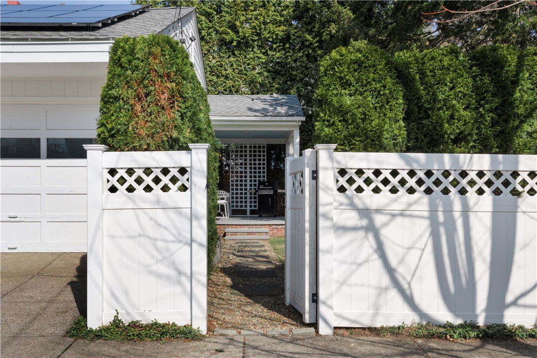 203 Cole Avenue