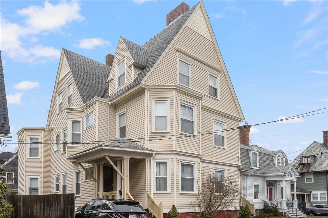 18 Adelphi Avenue