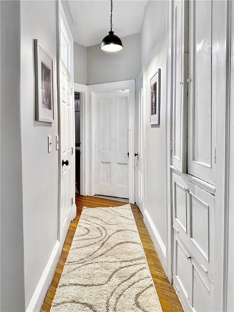 18 Adelphi Avenue