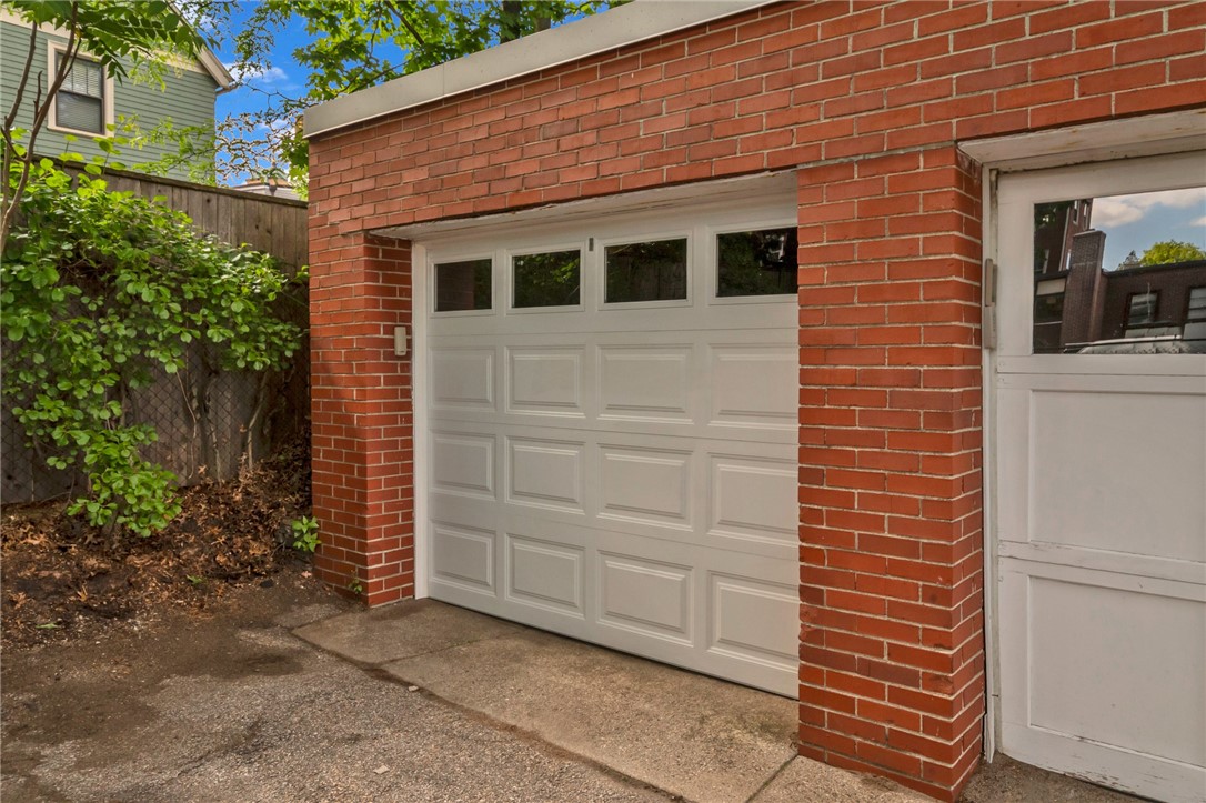 160 Waterman Street 5