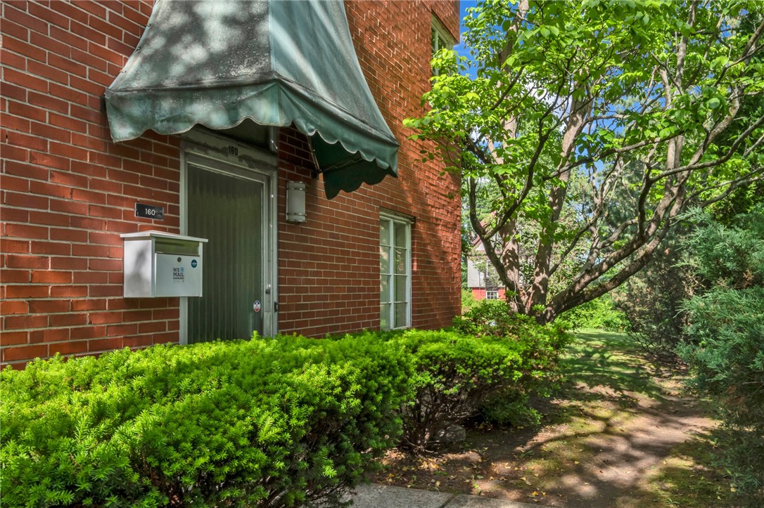 160 Waterman Street 5