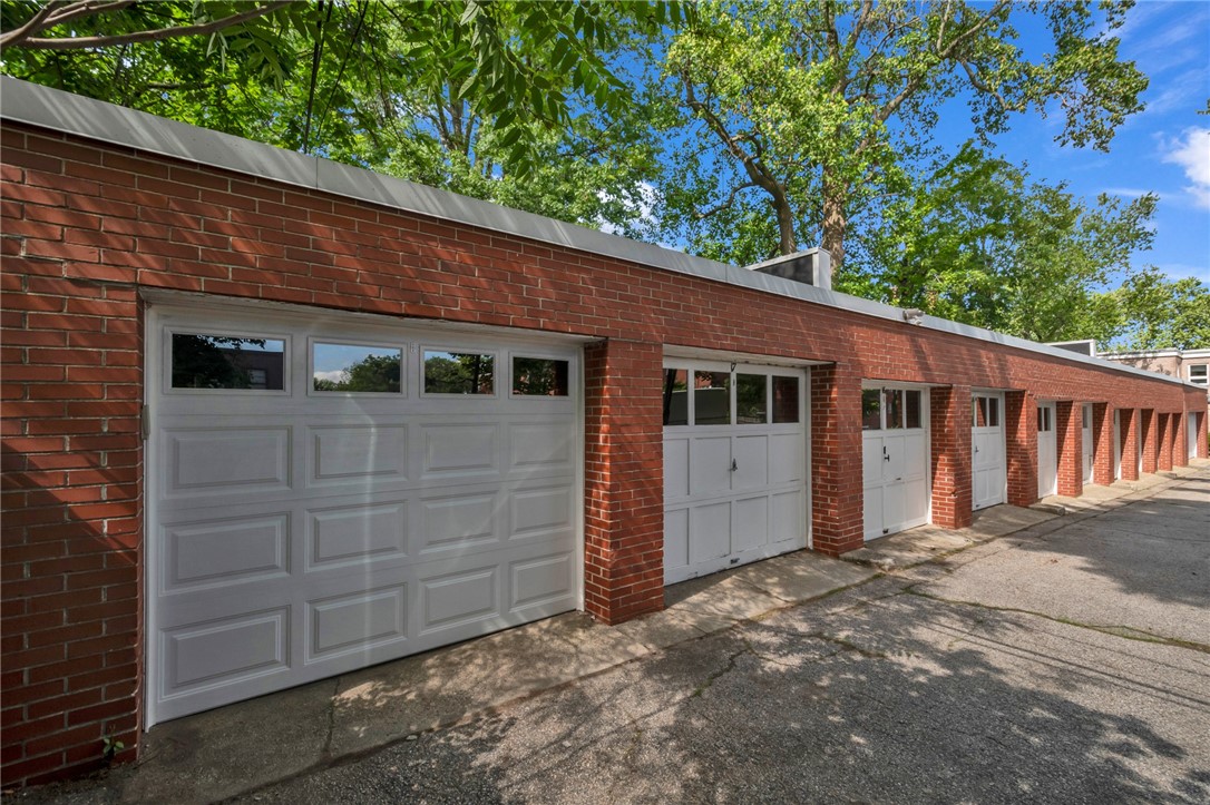160 Waterman Street 5