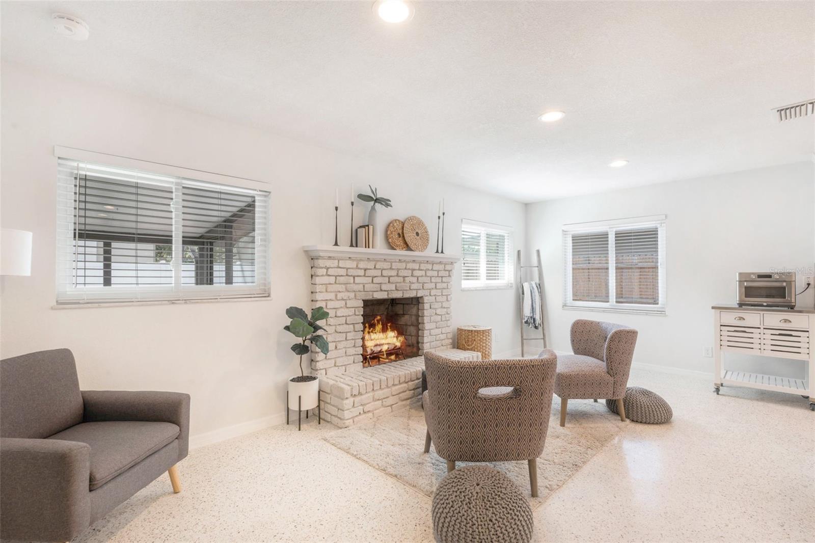 624 DUNRAVEN DR