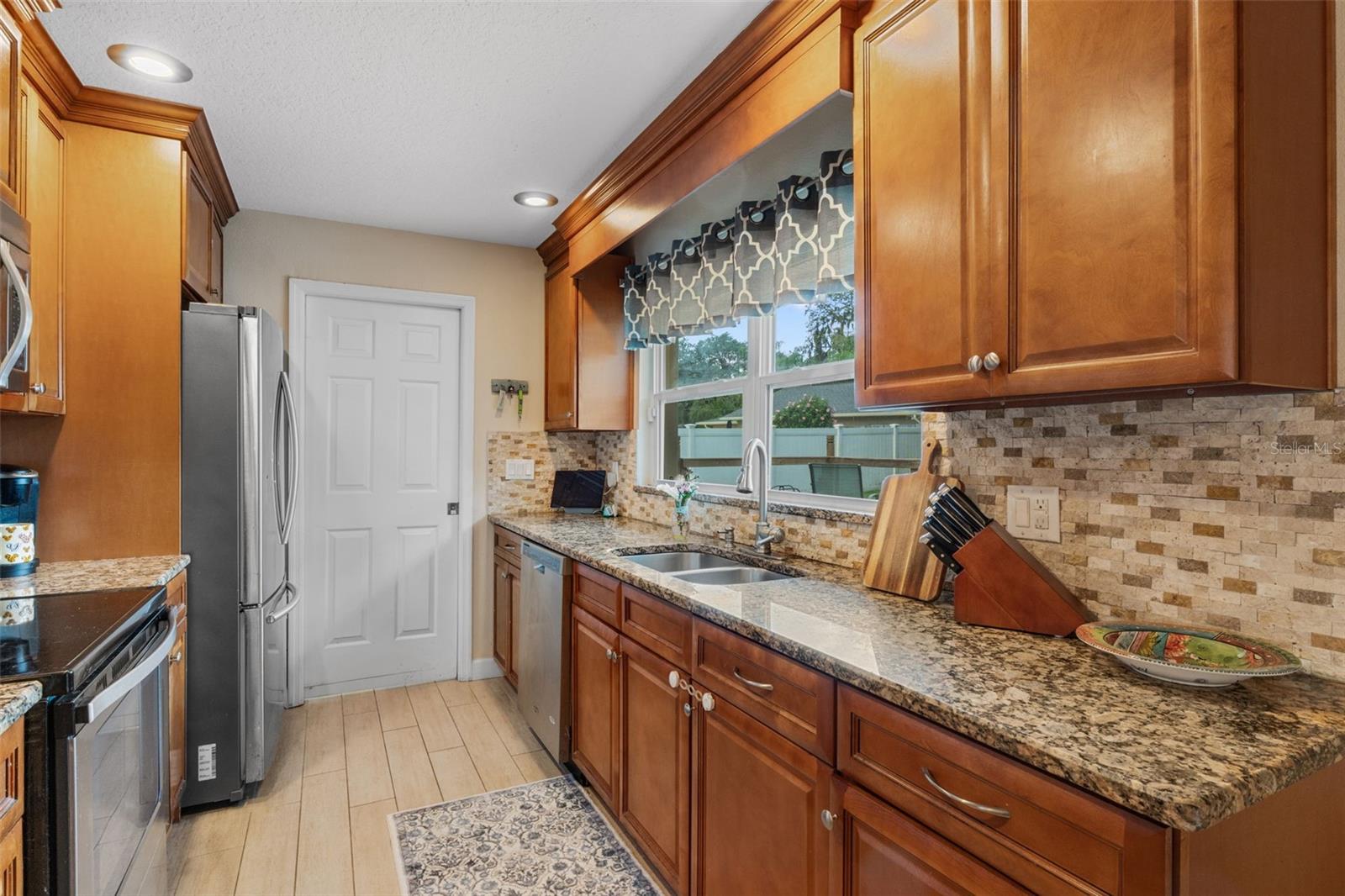 986 STONEWOOD LN