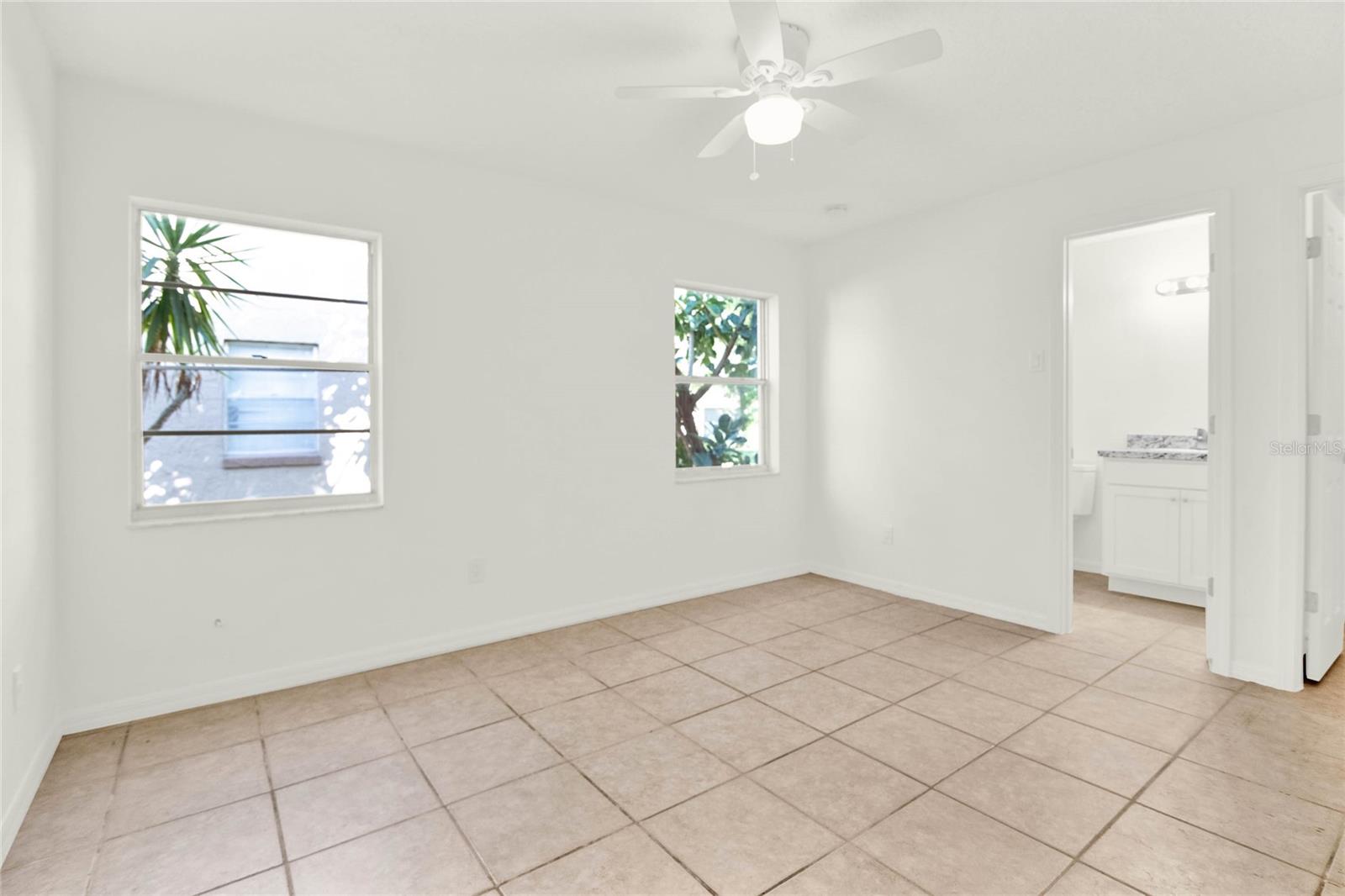 2417 CEDAR AVE