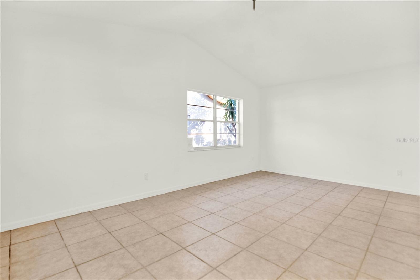 2417 CEDAR AVE