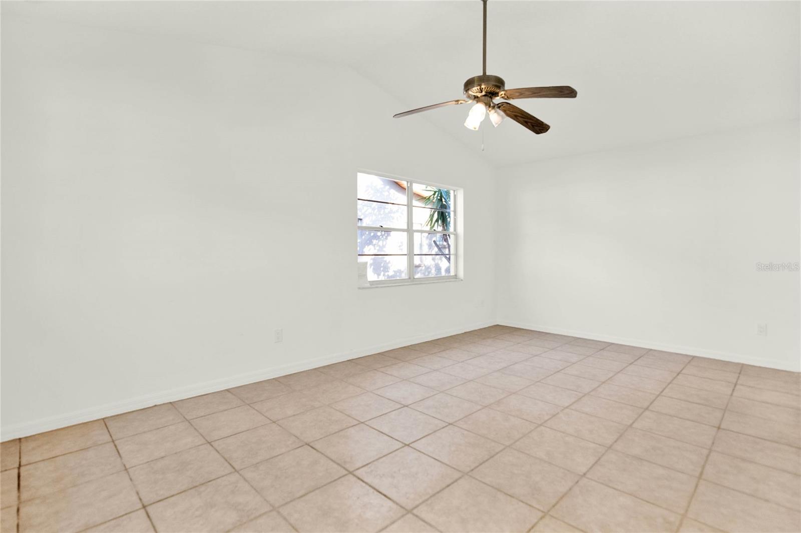 2417 CEDAR AVE