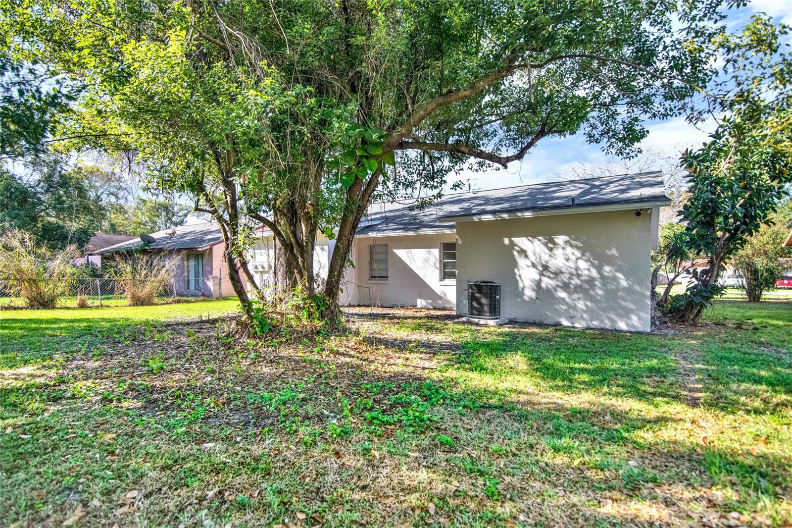2417 CEDAR AVE