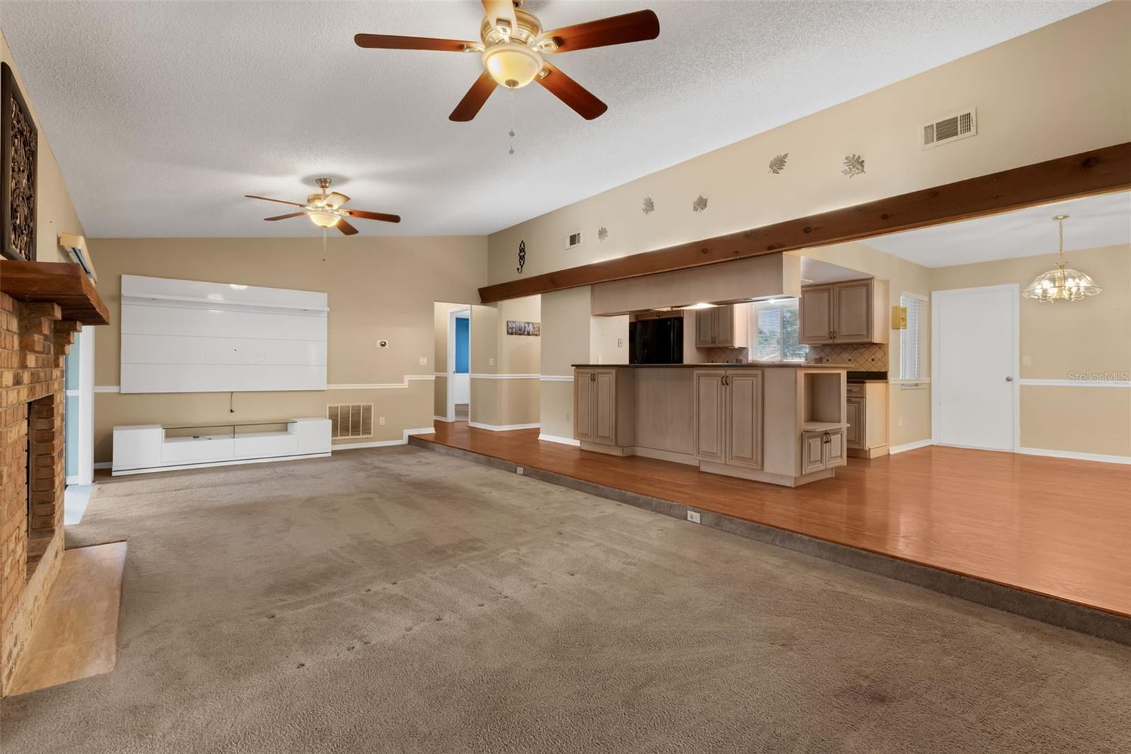 817 BIG BUCK CIR