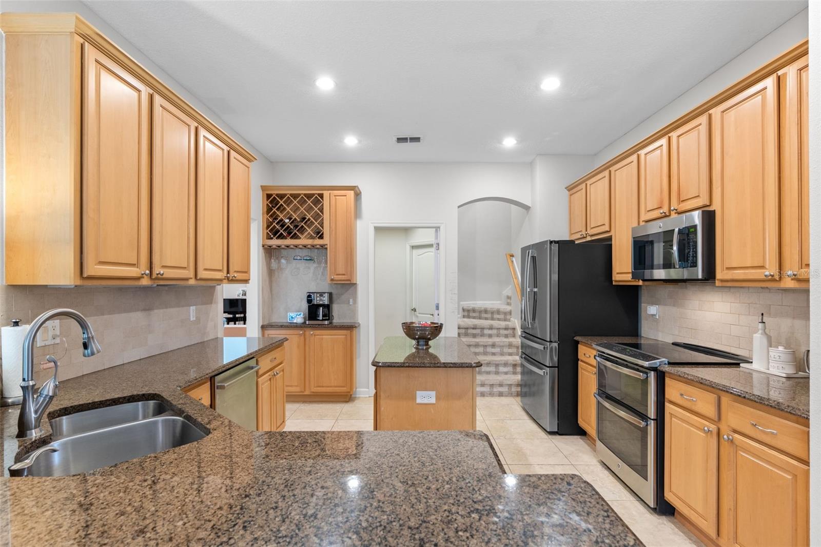 3815 BRANTLEY PLACE CIR