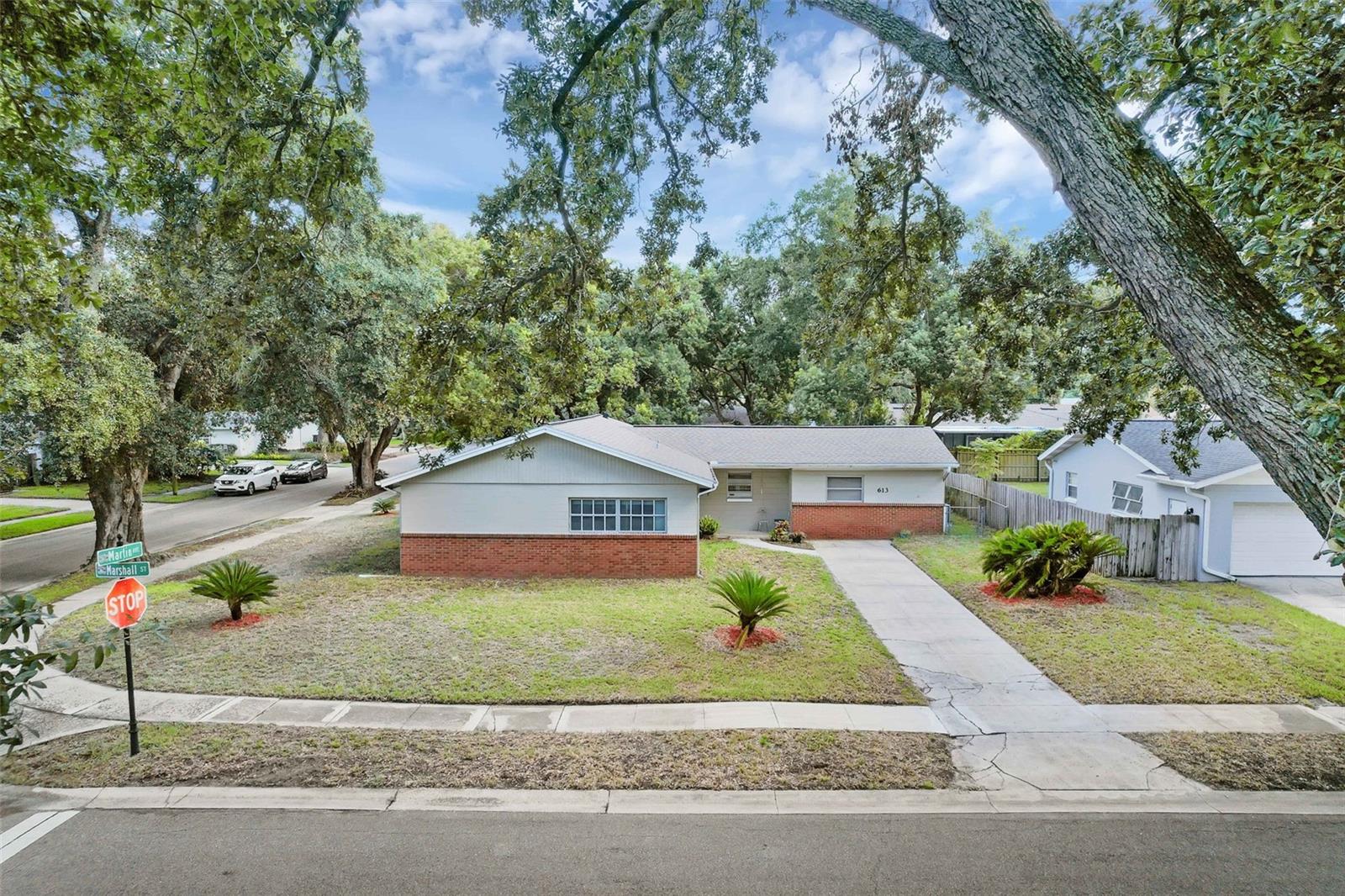 613 MARSHALL ST
