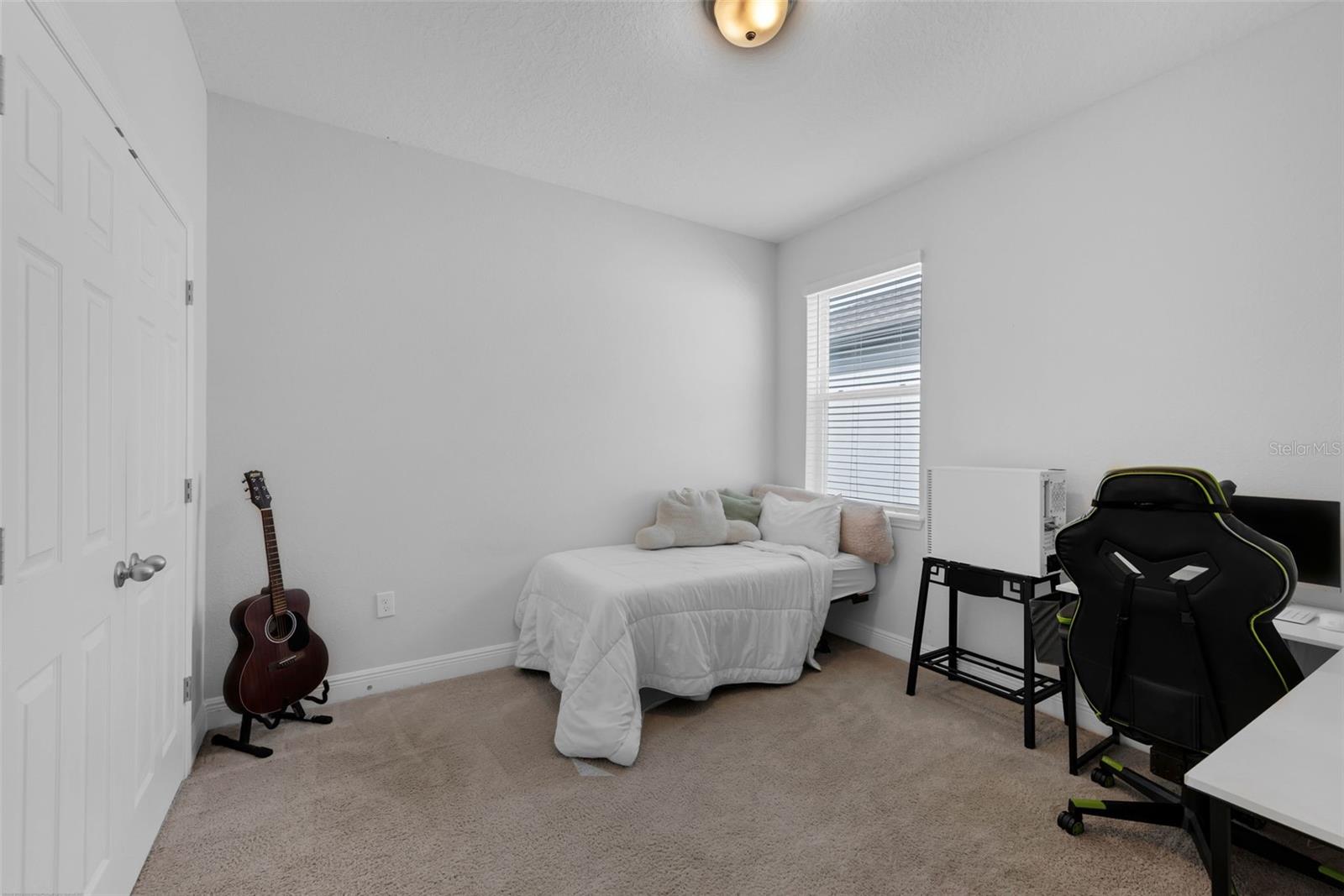 2087 LAURELWOOD WAY
