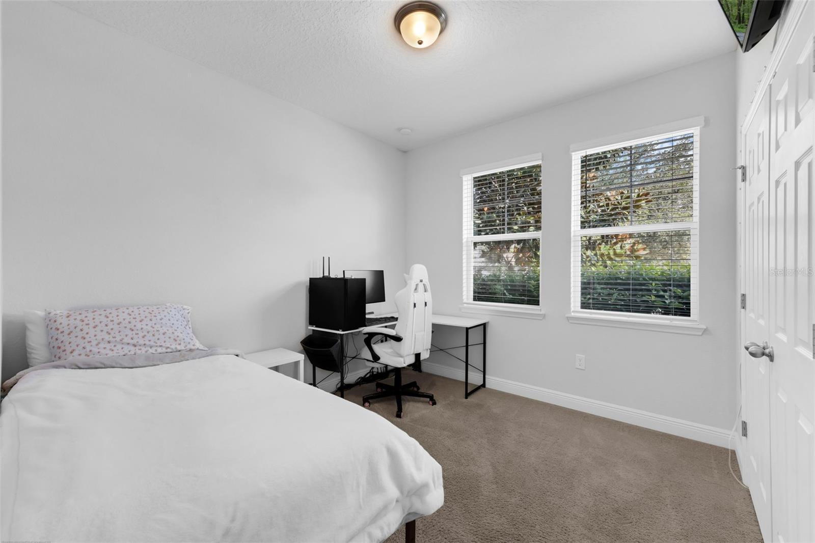 2087 LAURELWOOD WAY
