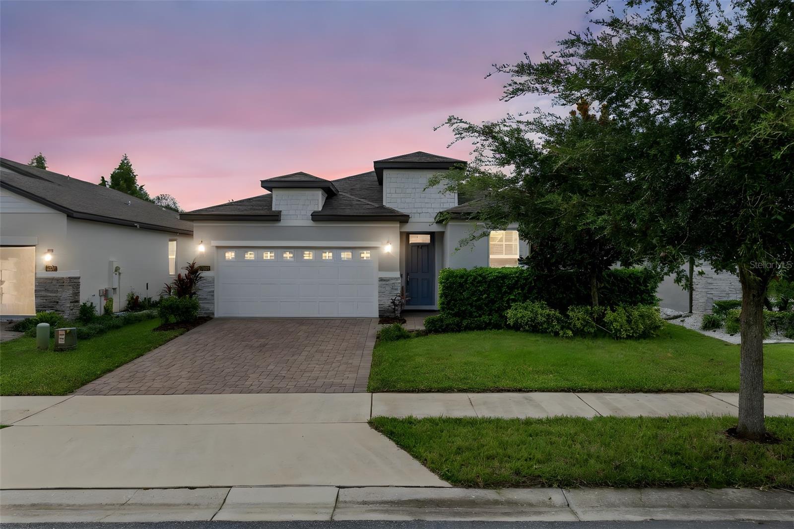 2087 LAURELWOOD WAY