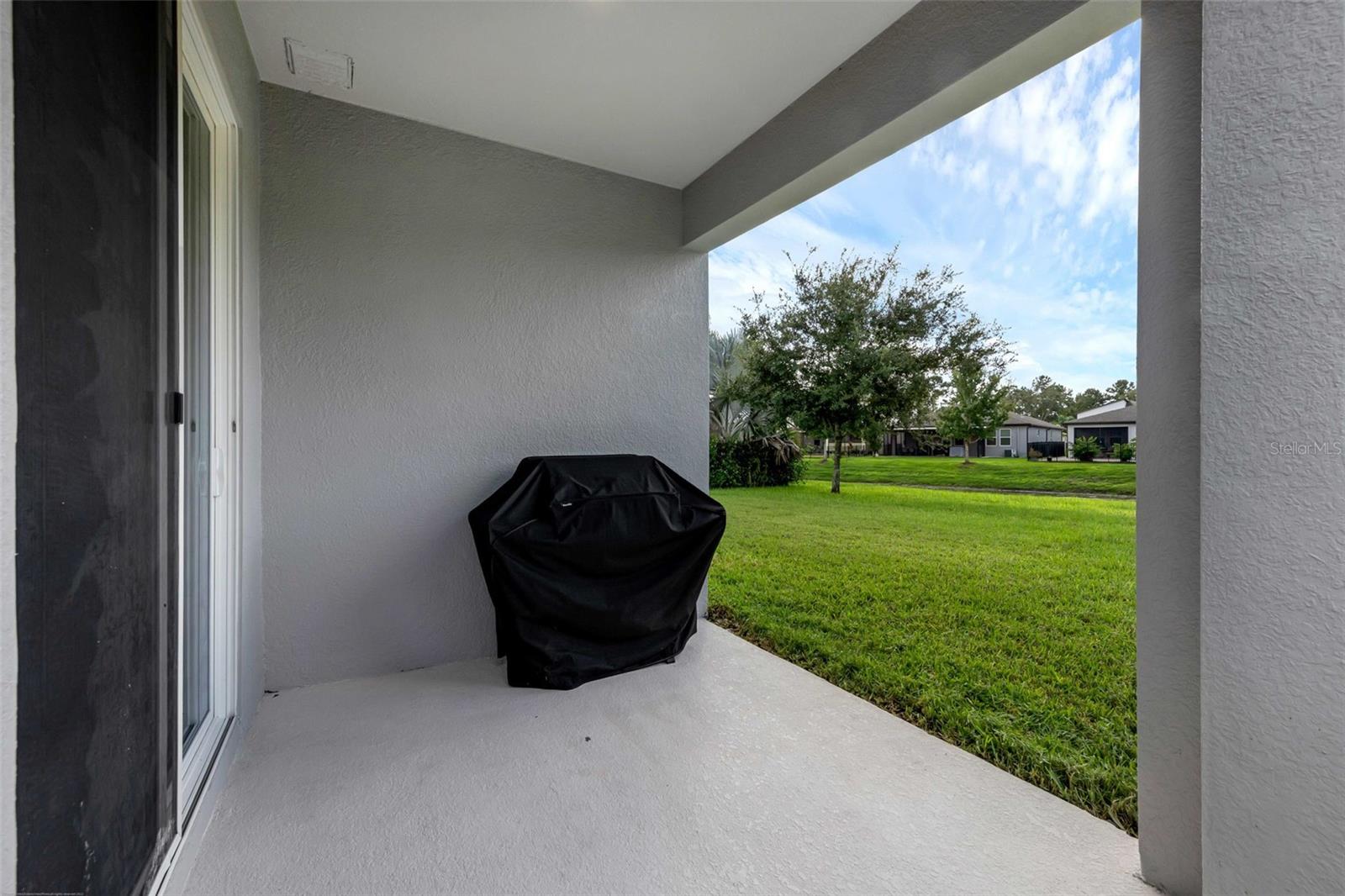 2087 LAURELWOOD WAY