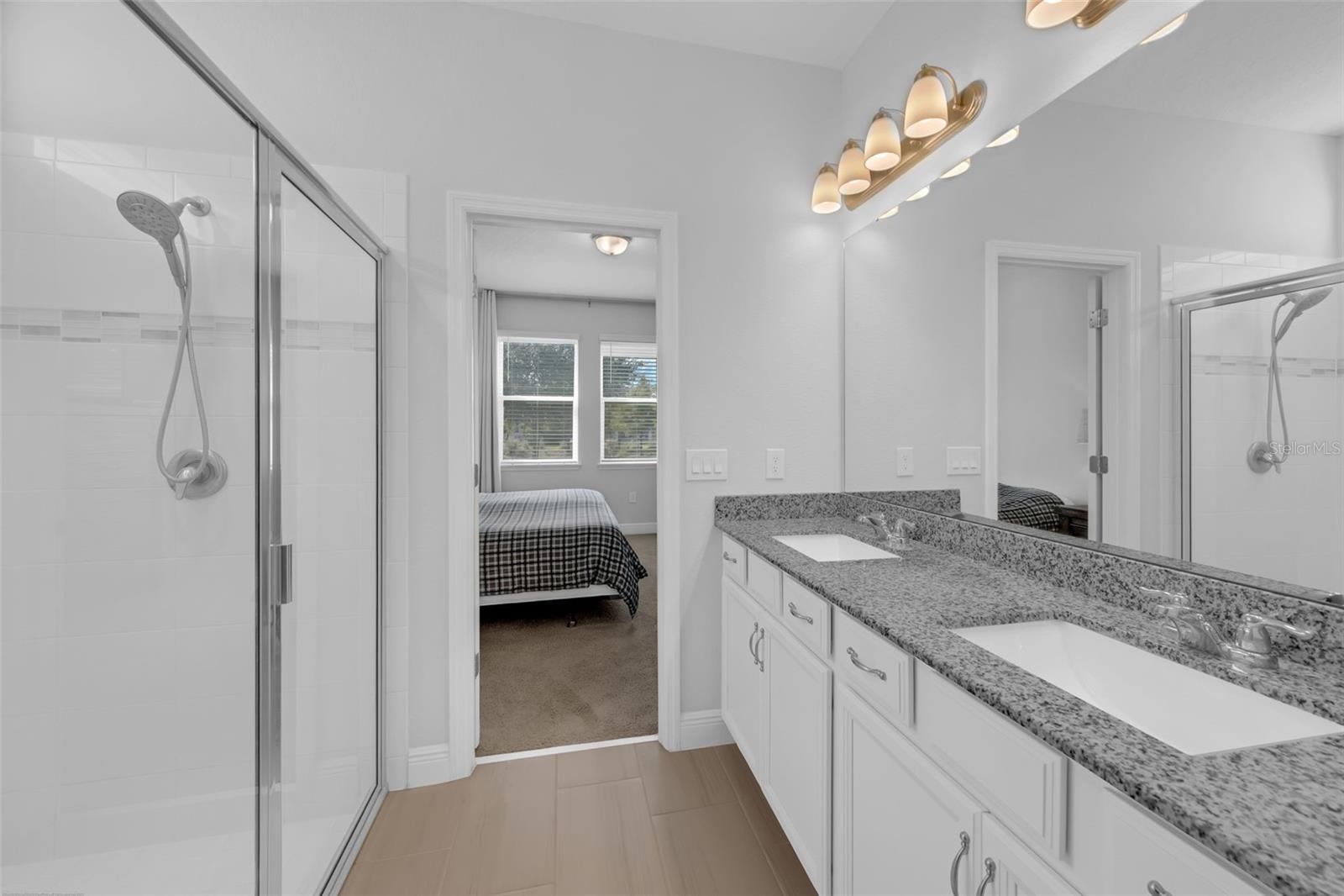 2087 LAURELWOOD WAY
