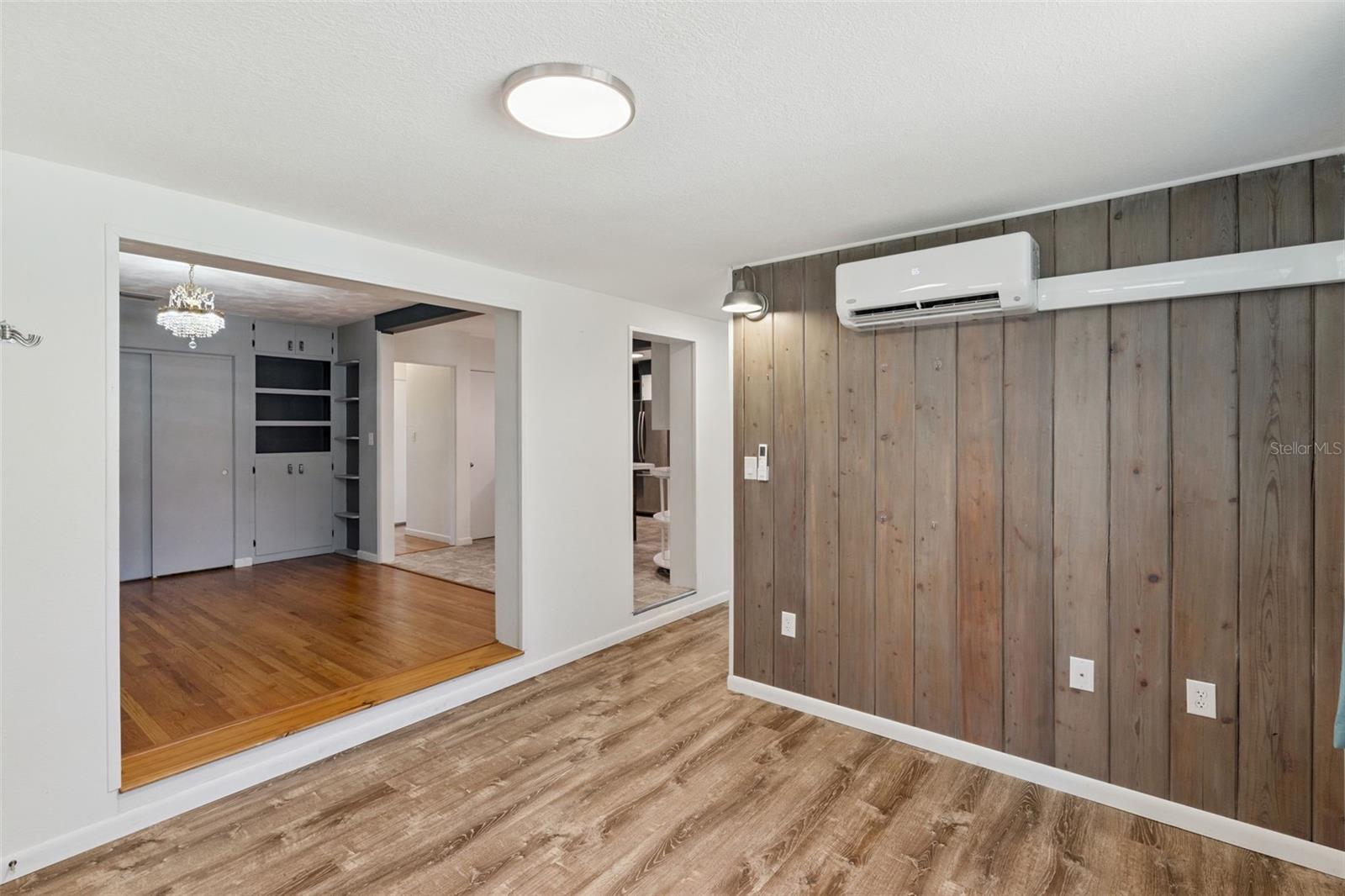 822 POINSETTIA DR
