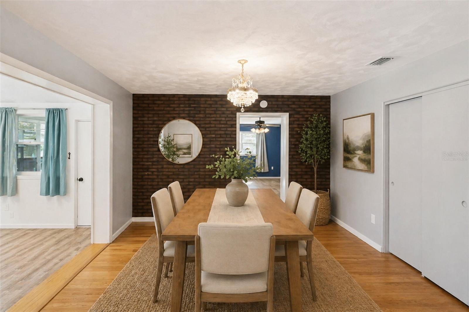 822 POINSETTIA DR