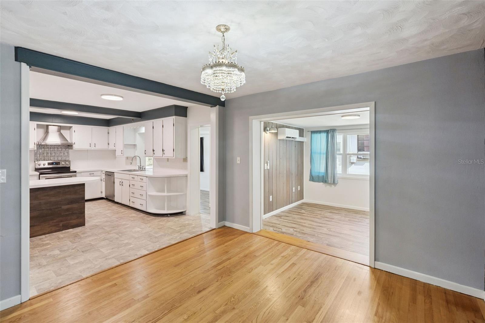 822 POINSETTIA DR