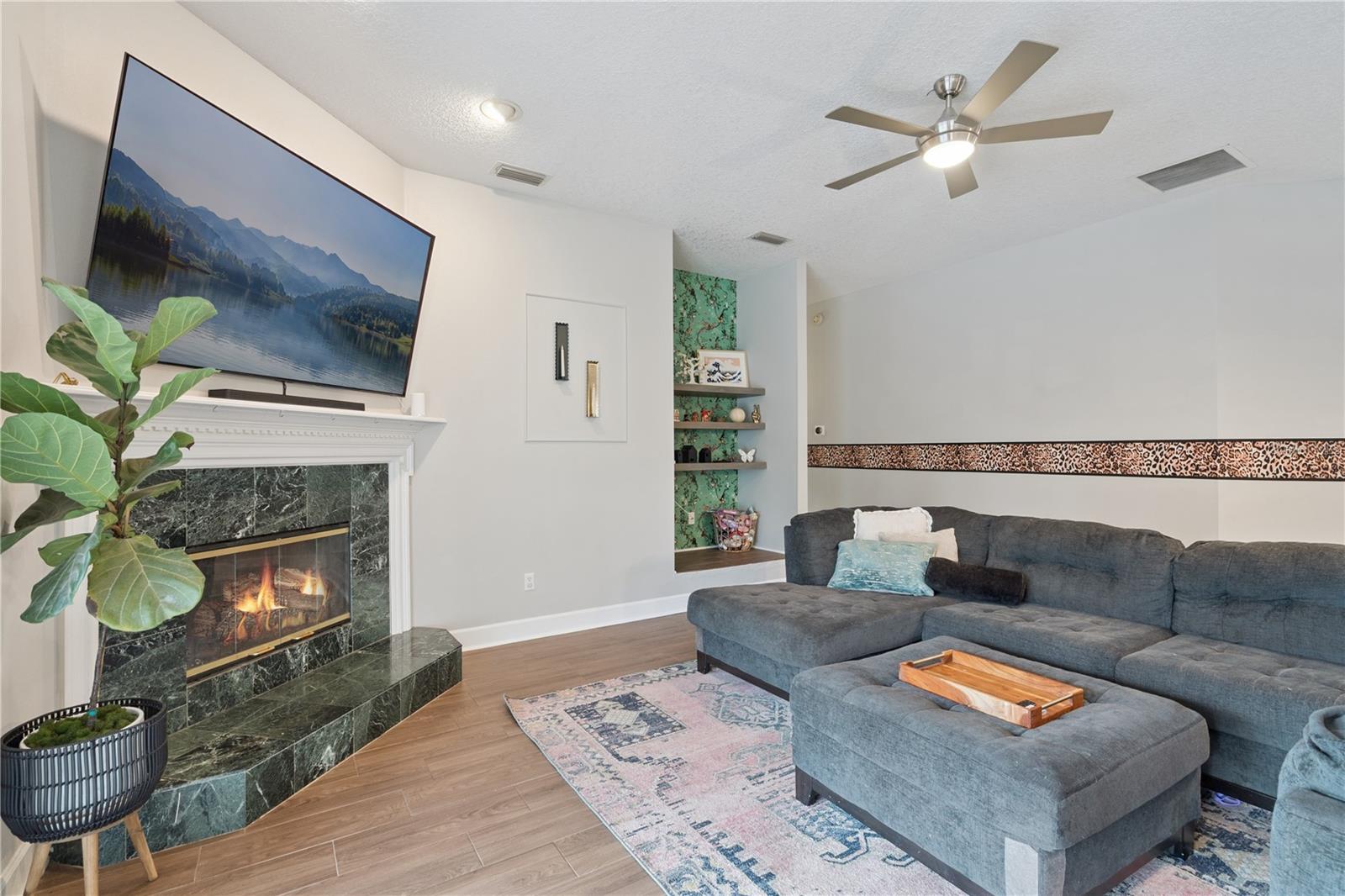 987 AUTUMN GLEN LN