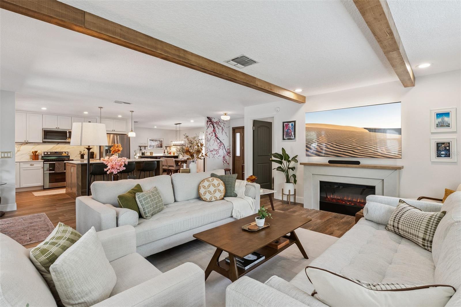 8156 CARAWAY DR