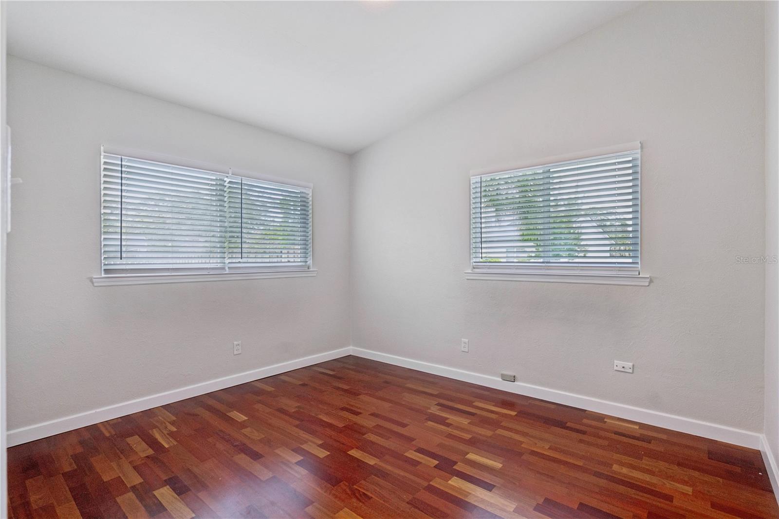 508 DUNBLANE DR