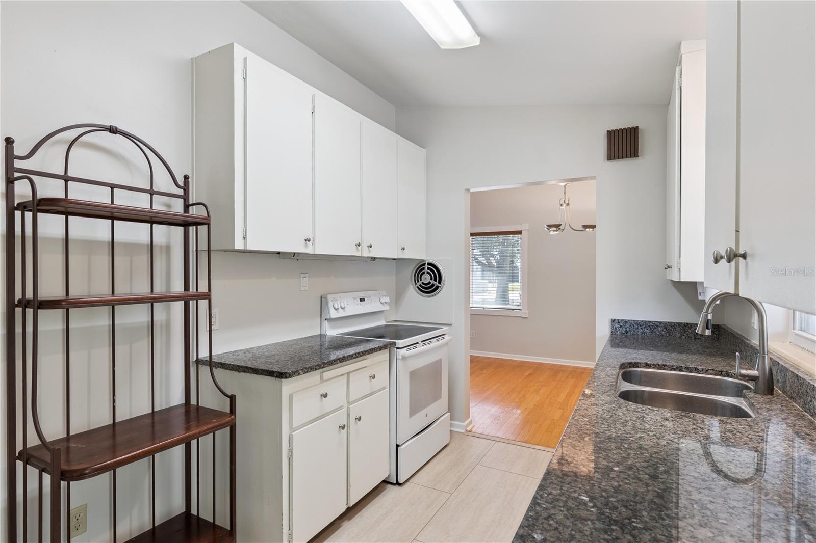 508 DUNBLANE DR