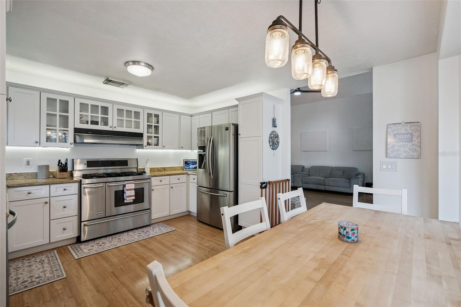 1456 E BROOKSHIRE CT