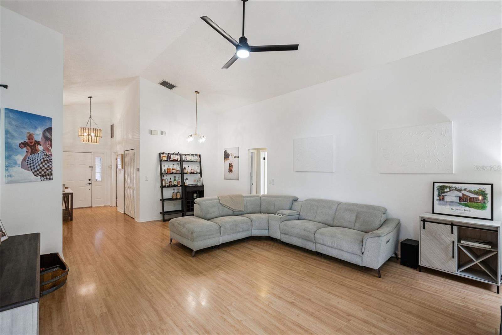 1456 E BROOKSHIRE CT