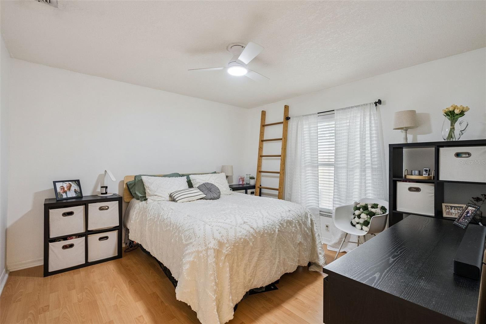 1456 E BROOKSHIRE CT
