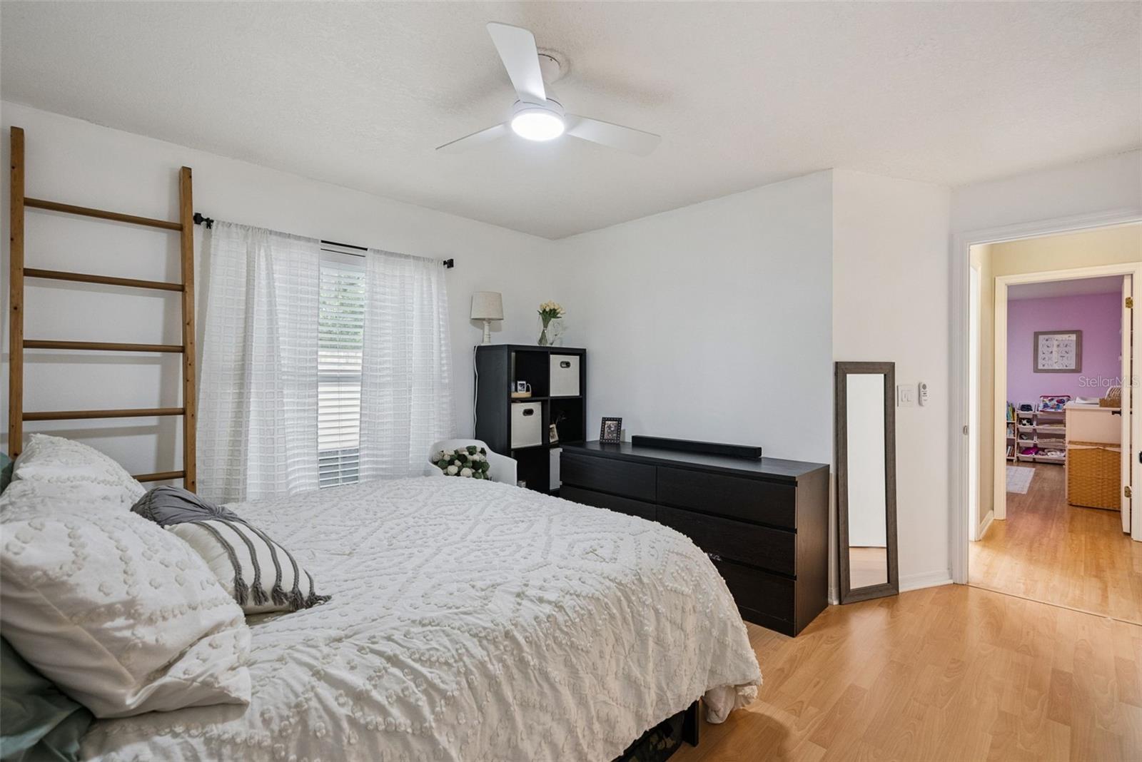 1456 E BROOKSHIRE CT