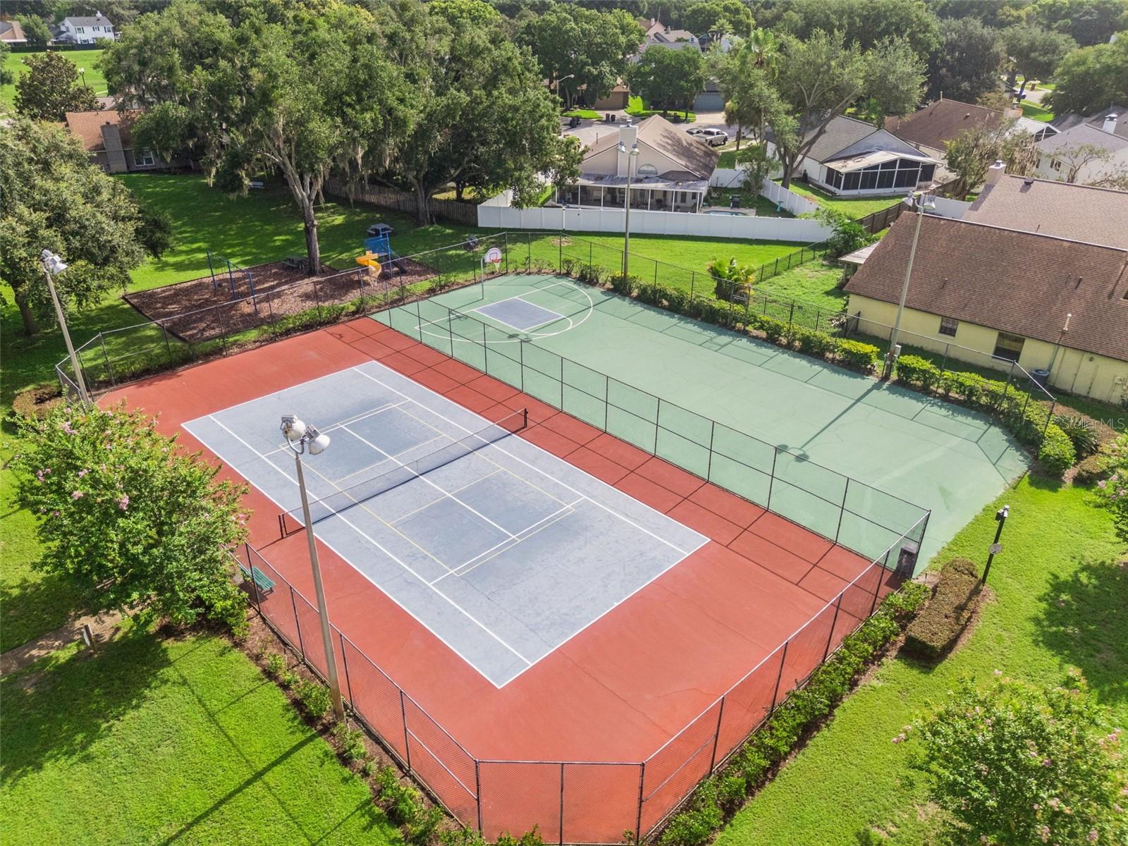 1456 E BROOKSHIRE CT